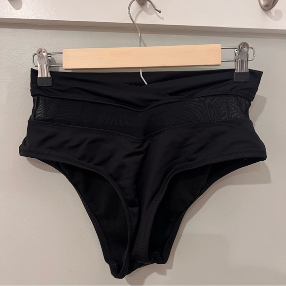 34B - Shade & Shore High Waisted Bikini Set - Picture 6 of 9